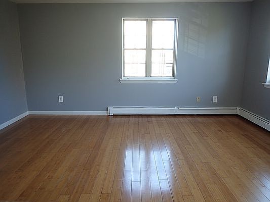 2nd image of 332 Saratoga Ave Floor 3