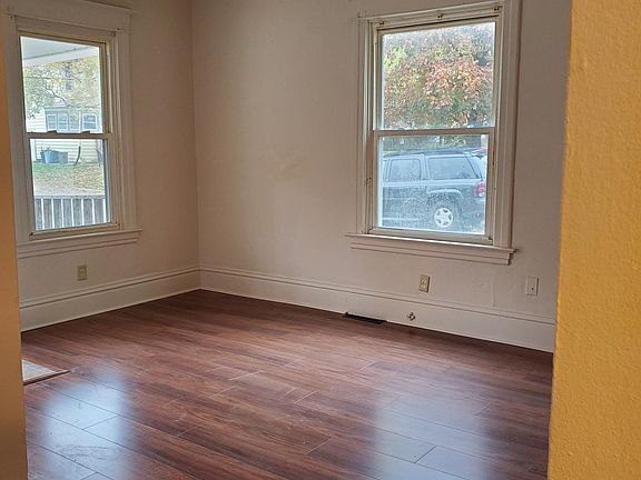 2nd image of 917 10th Ave #1