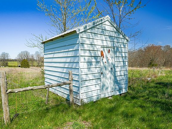 5th image of 752 Stuart Chapel Rd