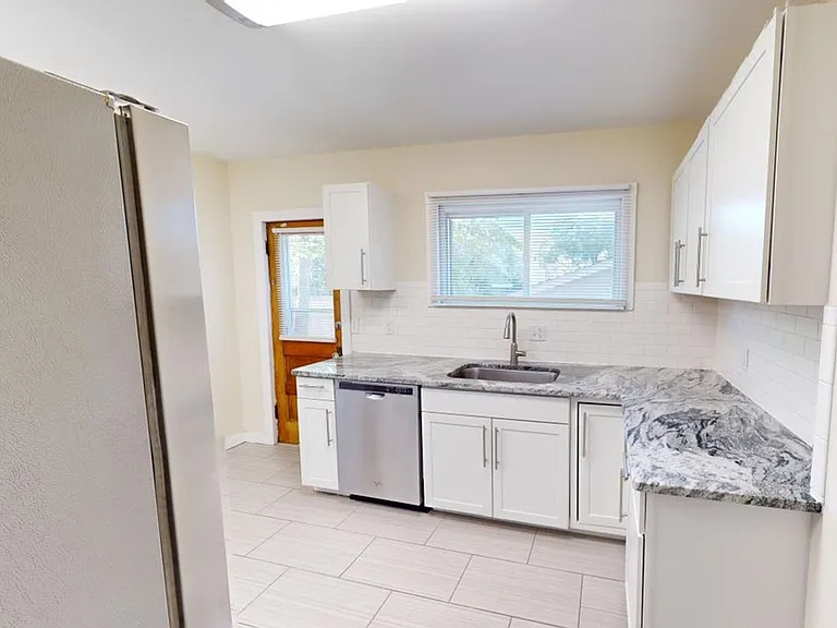 137 Crestview Rd — Photo 6