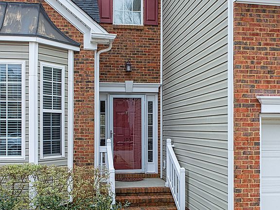 2nd image of 105 Stonewater Dr