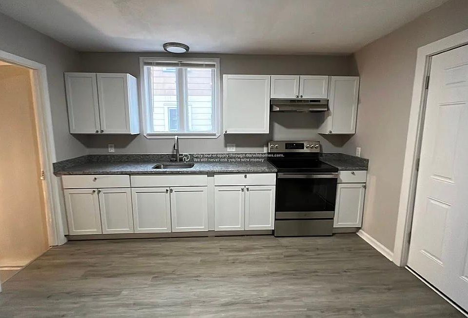 2nd image of 472 Garson Ave