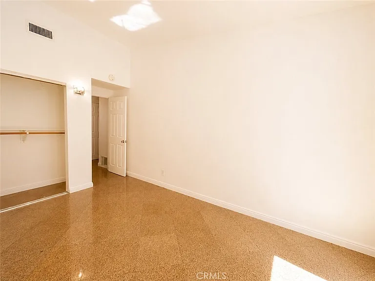 24010 Hatteras St — Photo 19
