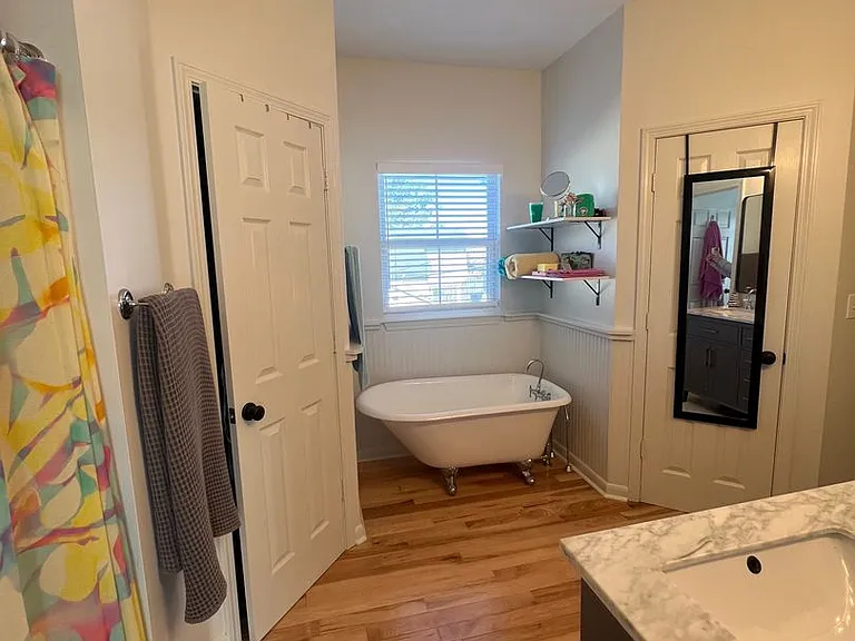 2325 State St — Photo 6