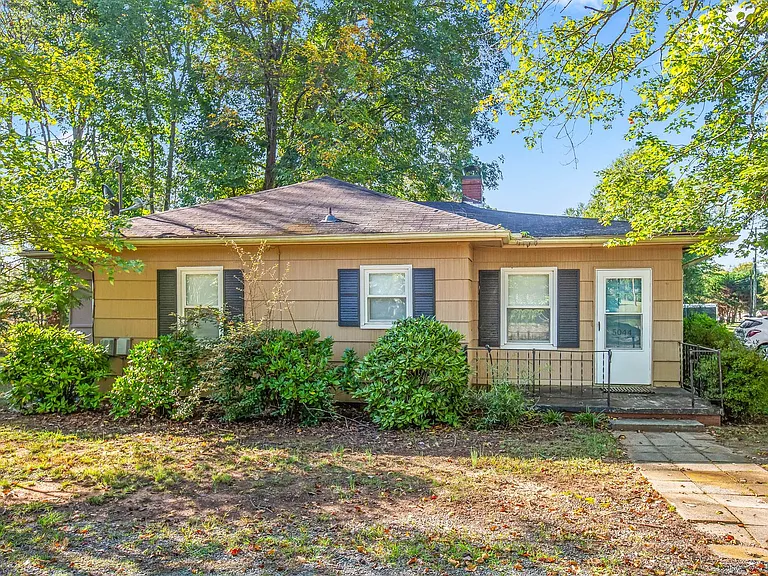 5038 Pinewood Dr — Photo 13