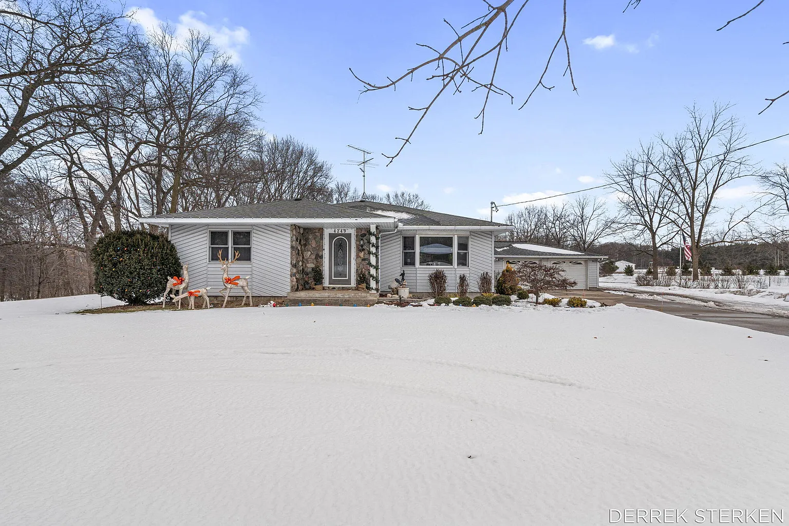4249 134th Ave photo 1