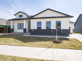 203 SW 18th St, Ankeny, IA 50023