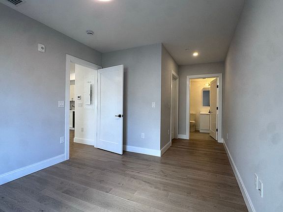 4th image of 42 Colborne Rd #1