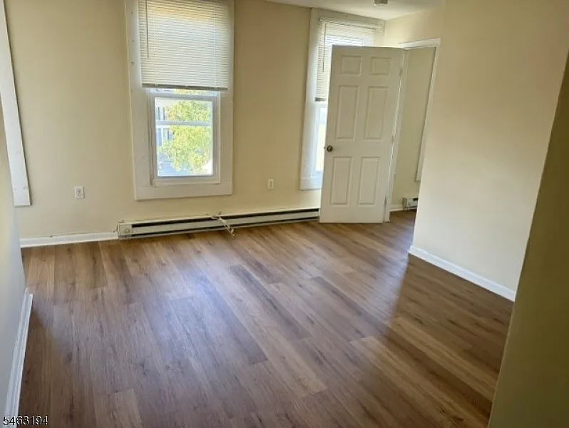 1 bed, 1.0 bath, $1,495 — Photo 2