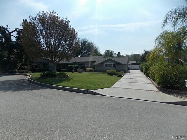 1st image of 2620 E Evergreen Ave