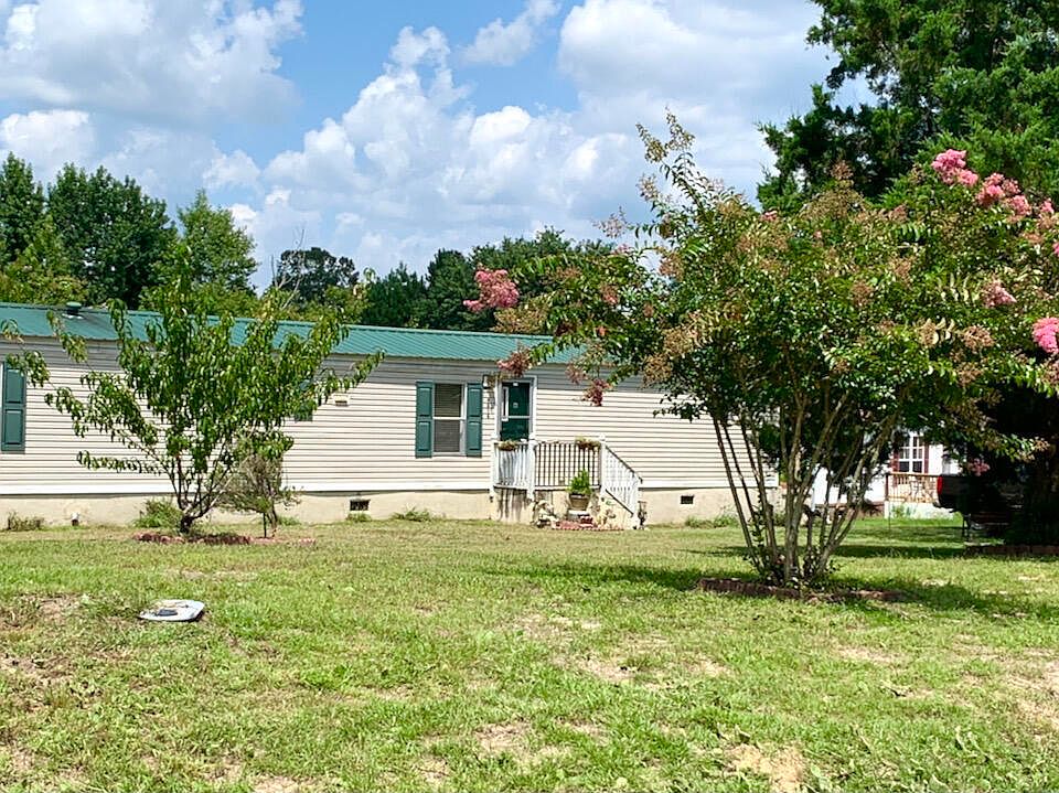 1st image of 4016 Highwood Court NE