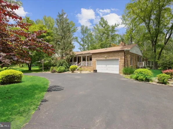 161 Bull Run Rd, Pennington, NJ 08534