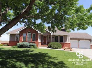104 Hampton Ct, Garden City, KS 67846