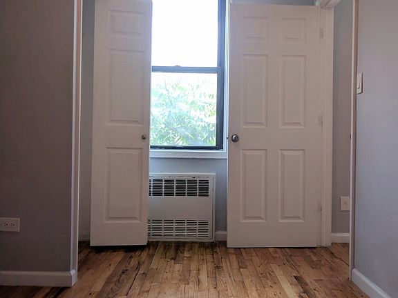 3rd image of 200 E 17th St #J3