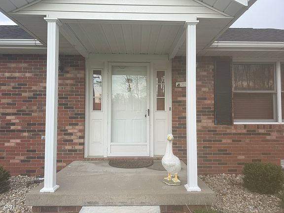 2nd image of 2105 W County Road 200 N