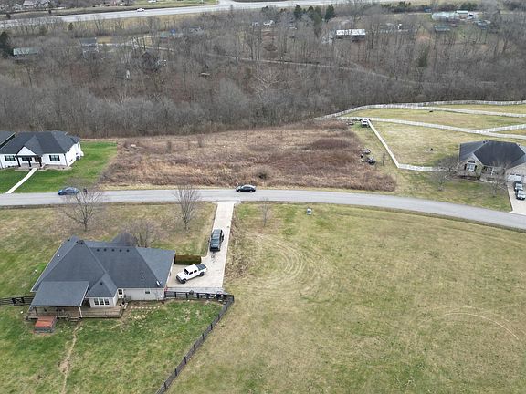 3rd image of 26 River Run Dr