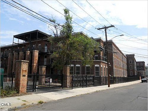 2nd image of 325 Lafayette St Unit 4001