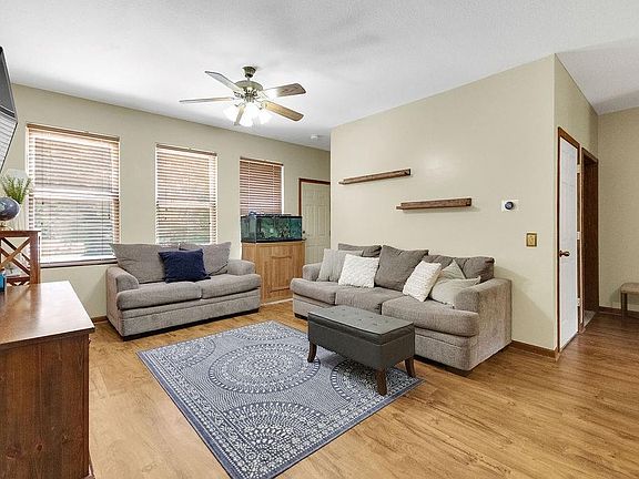 4th image of 2405 Shirley Dr