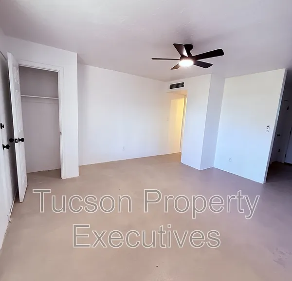 810 N Alvernon Way — Photo 6