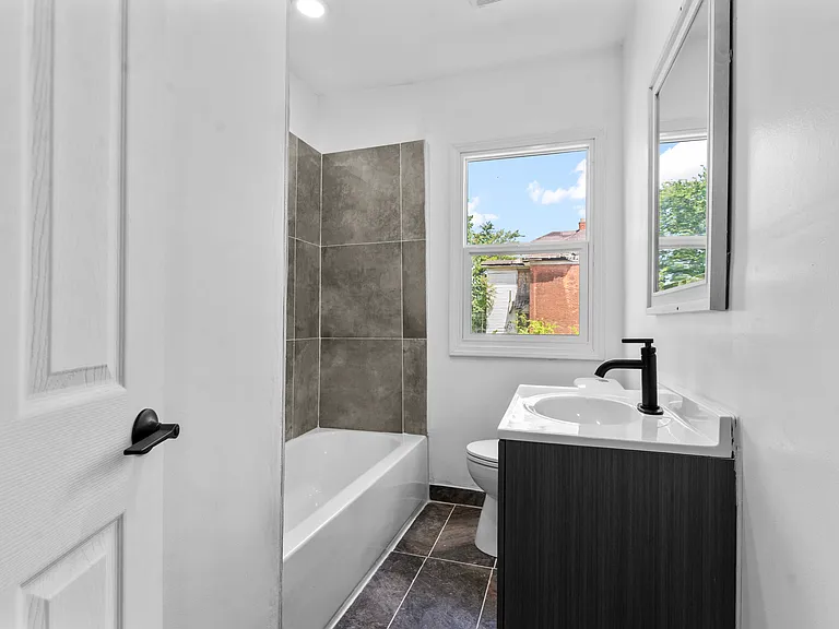 2648 Tuxedo St #1 — Photo 10