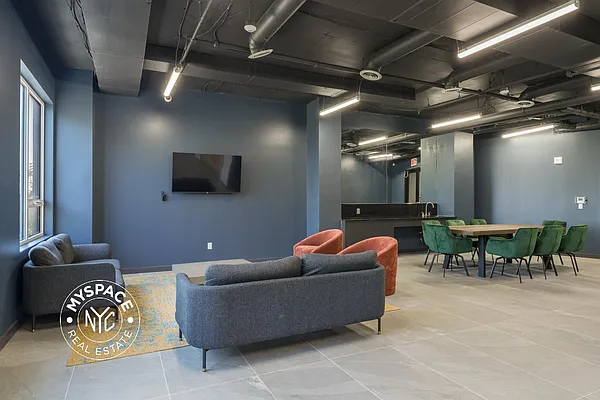 Rented by MySpaceNYC | media 25