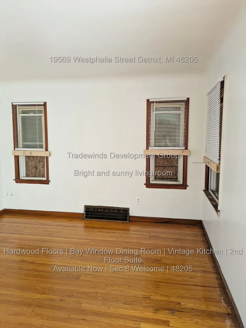 19569 Westphalia — Photo 2