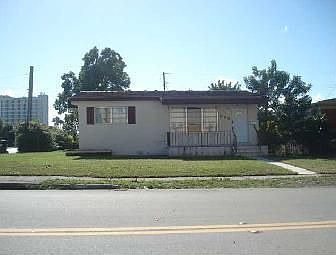 1st image of 590 NE 171st St