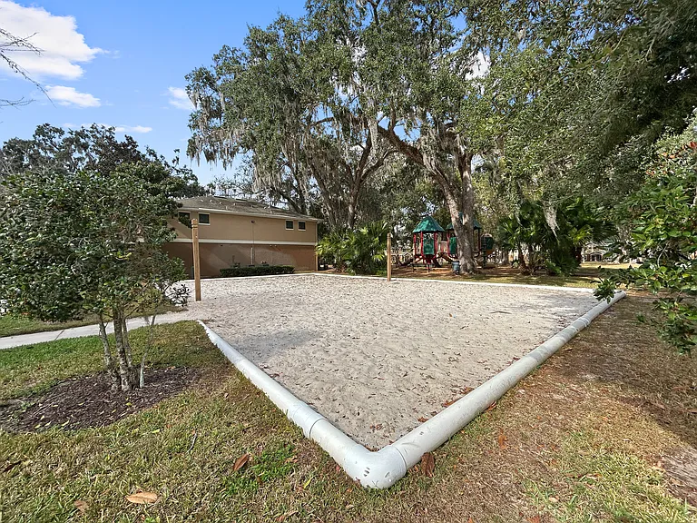 Brook Haven Apartments — Photo 12
