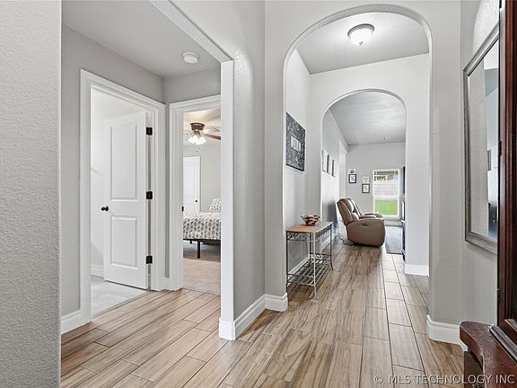 5th image of 13404 S 20th Ct