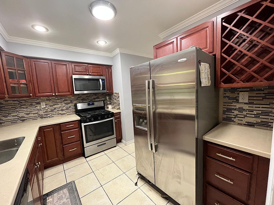 1st image of 24 Chelsea Ave Floor 1