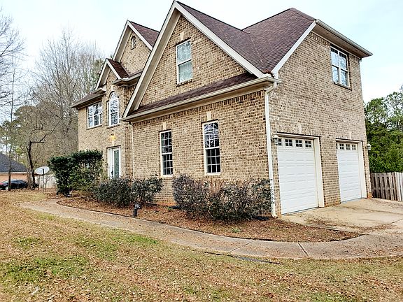 3rd image of 145 Wilson Dr