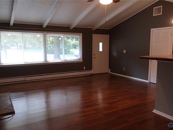 2nd image of 2904 Lincolnshire Blvd W