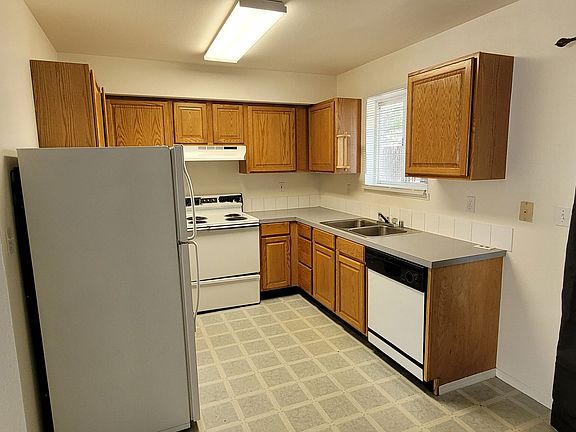3rd image of 1824 W Crouse St APT 1