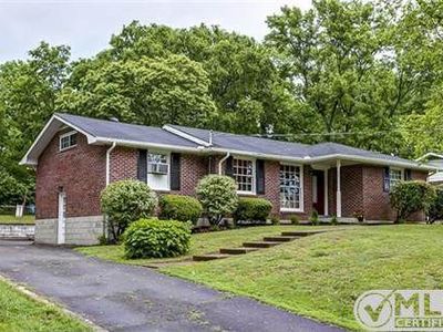 576 Whispering Hills Dr, Nashville, TN, 37211