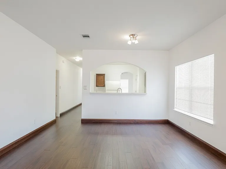 11810 Navasota St — Photo 9