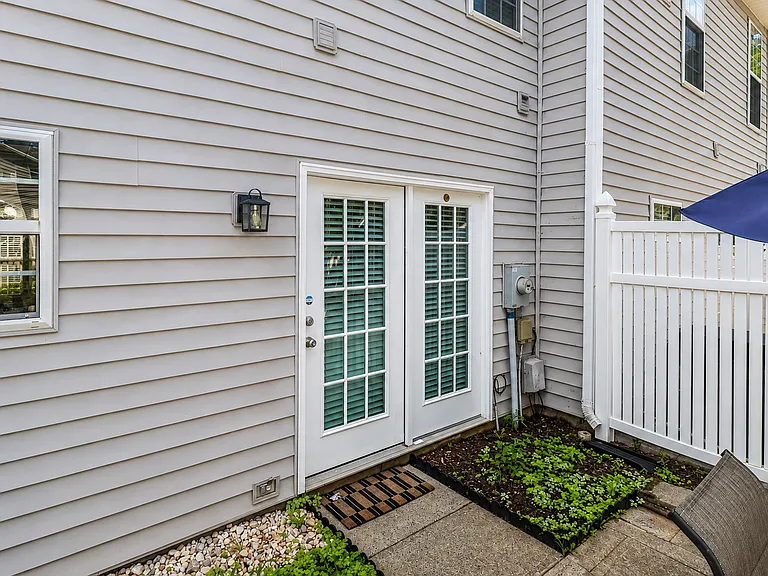 17633 Delmas Dr — Photo 16