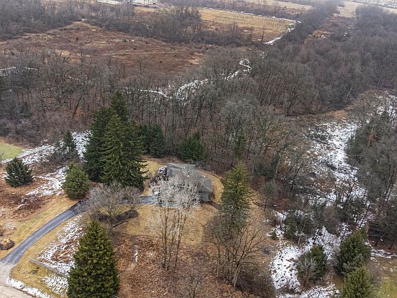3rd image of 3550 E Pineview Dr
