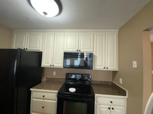 4898 Grant Dr, Valdosta, GA 31605