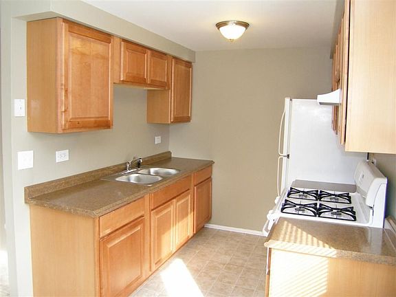 5th image of 1620 Marlboro Cir