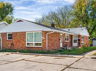 707 N 24th St, Grand Forks, ND 58203