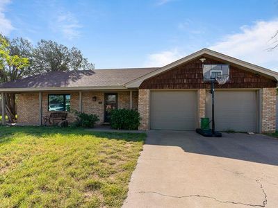202 N Eisenhower Dr, Midland, TX, 79703