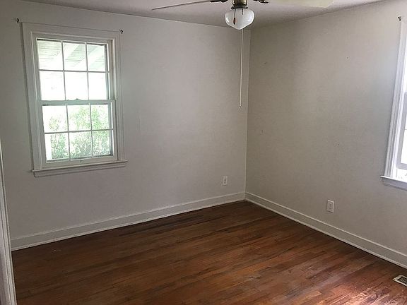 5th image of 1030 E Churchwell Ave