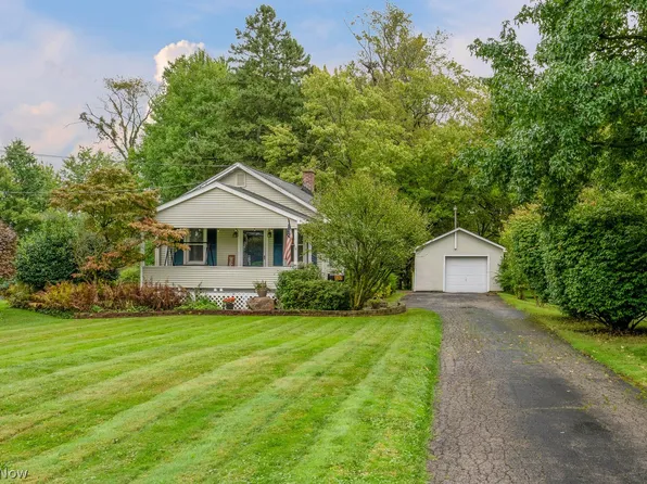 137 5th Ave, Hubbard, OH 44425
