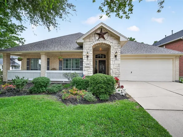 1110 Carriage Ct, Seabrook, TX 77586