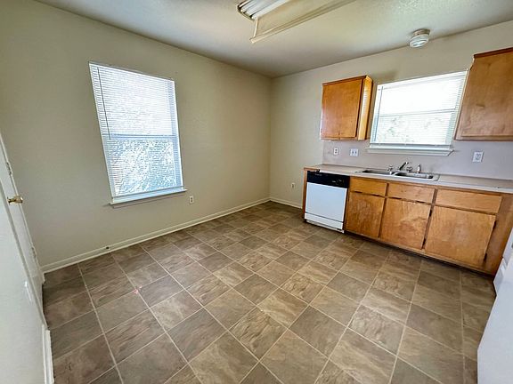 4th image of 1000 Circle M Dr APT B