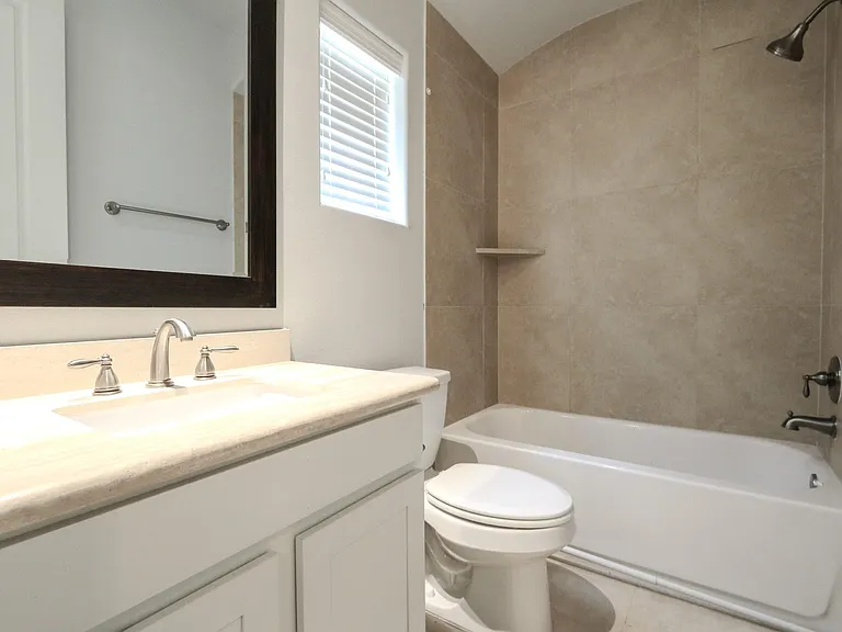 2037 Fannin Sta N — Photo 36