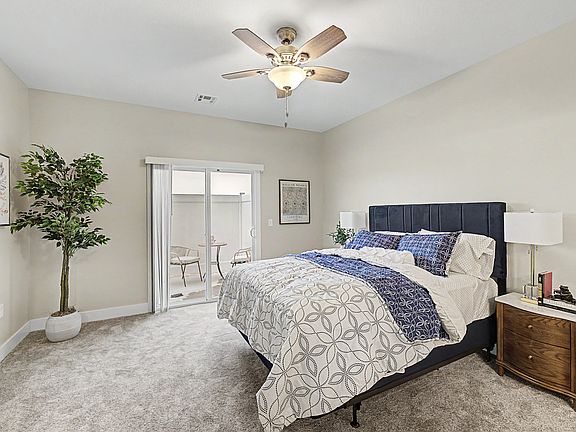 5th image of 2747 Amelia Ln