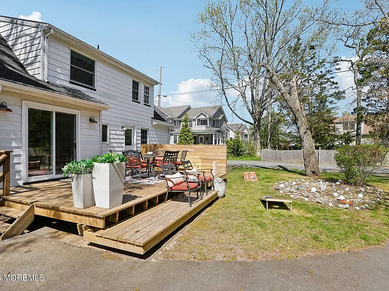 1850 Fernwood Rd — Photo 37