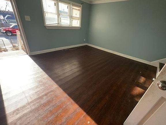 5th image of 3710 9th St