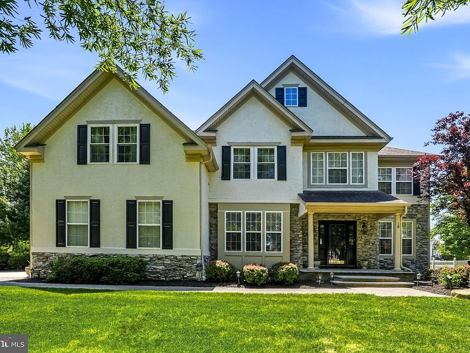 1st image of 18 Shamrock Rd